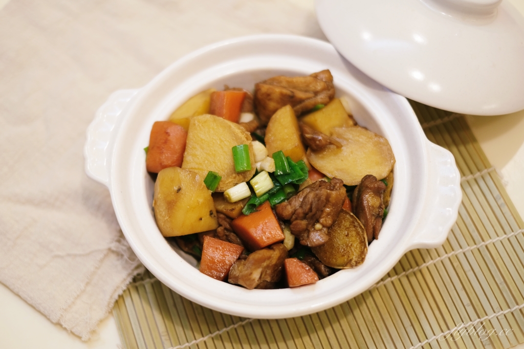 【食譜分享】馬鈴薯燒雞作法，超下飯！20分鐘就可以上桌，當成便當菜也適合 @飛天璇的口袋