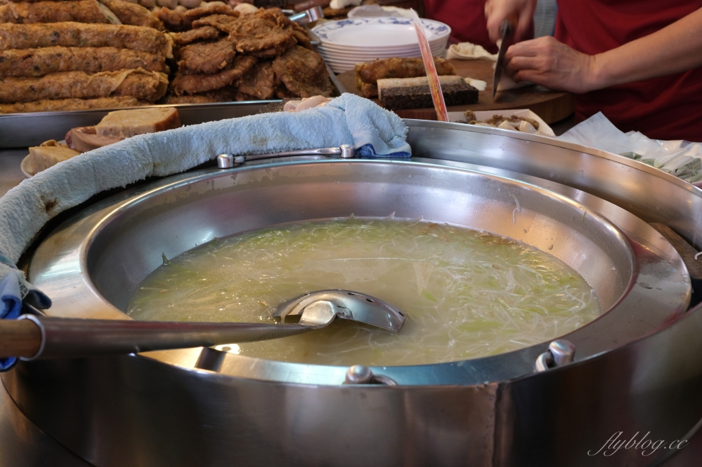 嘉義東區｜黑人魯熟肉．嘉義人的下午茶，在地60年老店，還沒開始營業就排隊 @飛天璇的口袋