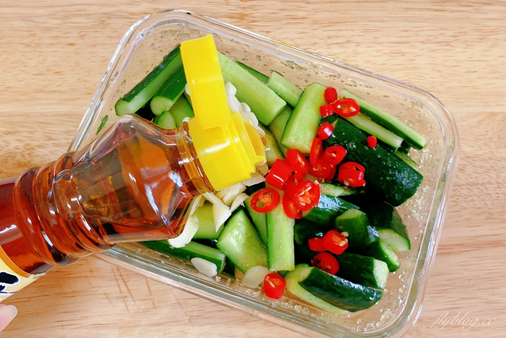 【食譜分享】涼拌小黃瓜作法，居家輕鬆做醃小黃瓜，食材簡單5分鐘就完成 @飛天璇的口袋