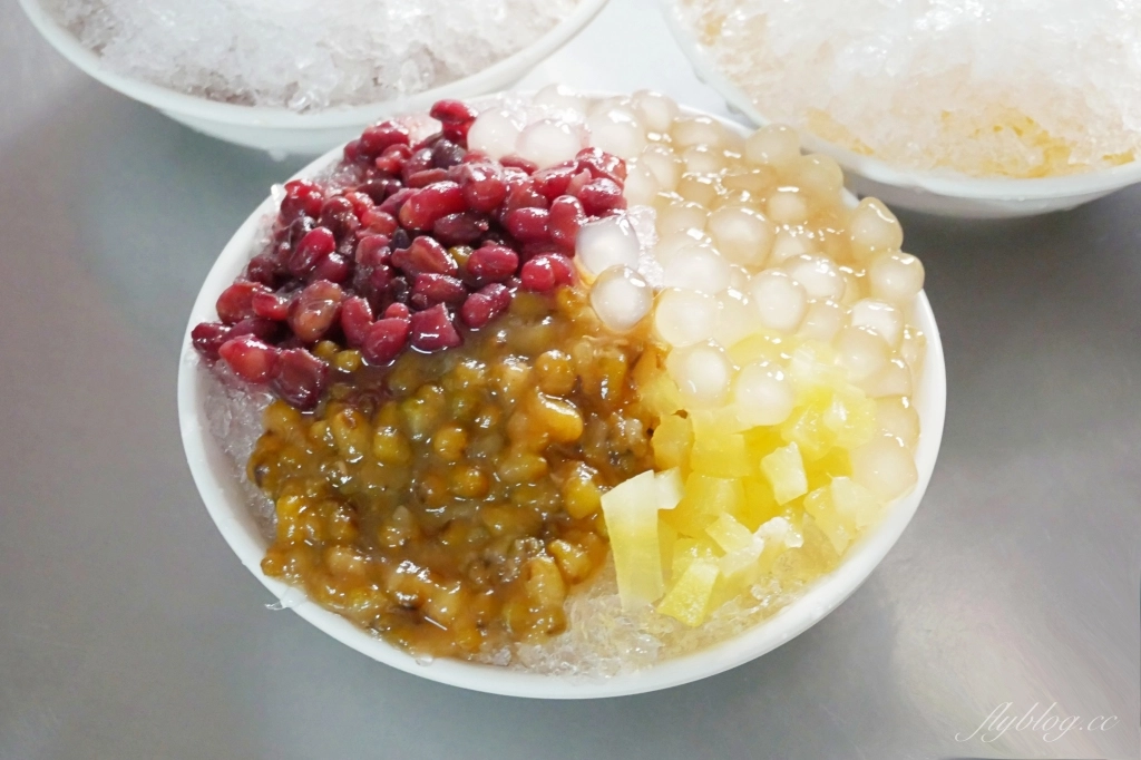 【新竹北區】新竹城隍廟百年美食「葉大粒粉圓冰」，一碗$40元滿滿的好料 @飛天璇的口袋