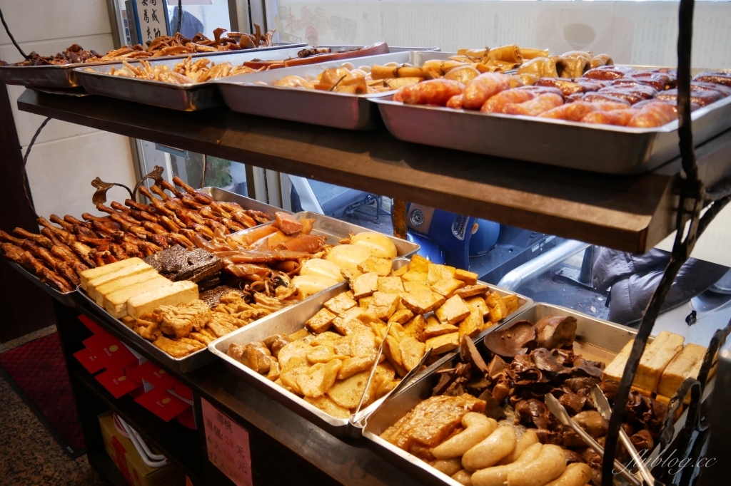 【新竹東區】新美乃斯食品行，被麵包店耽誤的滷味行，菠蘿麵包也是推薦必買 @飛天璇的口袋