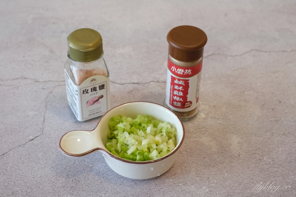 【食譜分享】竹筍鹹粥作法，綠竹筍產季到了，夏天煮竹筍鹹粥最開胃 @飛天璇的口袋