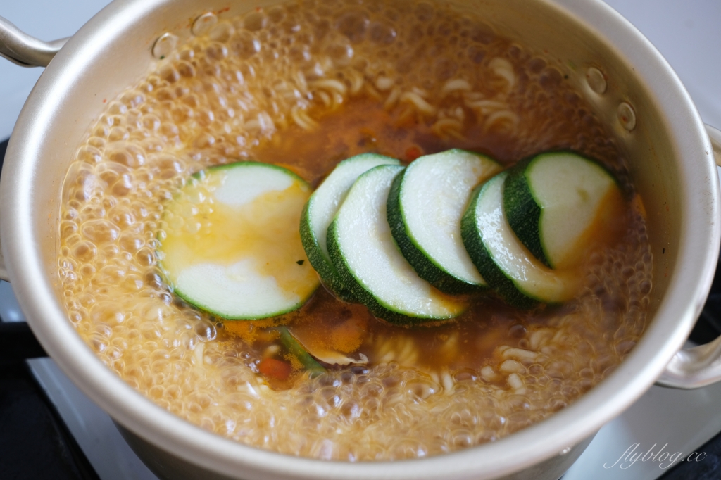 食譜分享｜辛拉麵怎麼煮才會好吃？ 這樣的食譜超簡單，在家就是滿滿的韓國味 @飛天璇的口袋