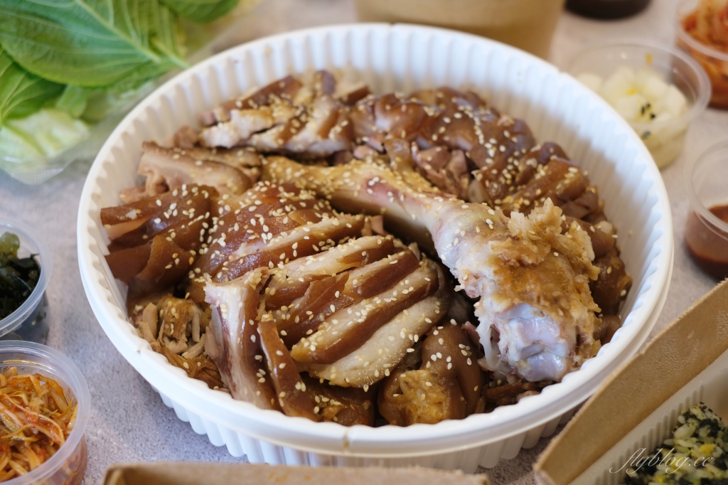 一桶韓式新食便當｜防疫便當5種口味限定中，還有韓國人最愛的豬腳套餐 @飛天璇的口袋