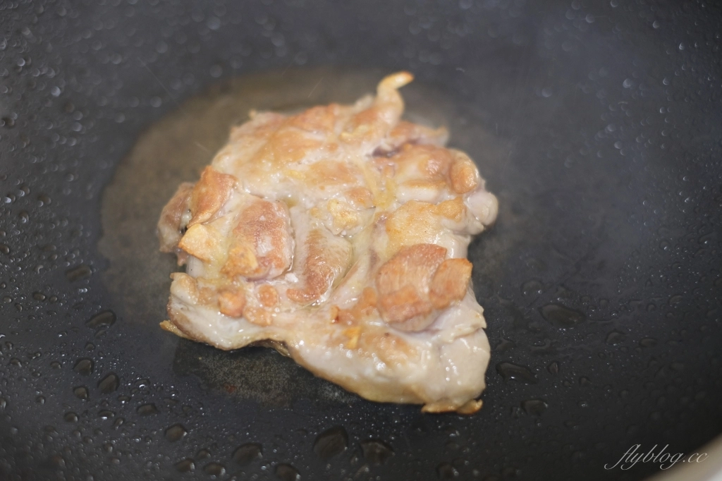 【食譜分享】親子丼作法，超簡單的日式親子丼食譜，Masa的簡易作法一學就會 @飛天璇的口袋