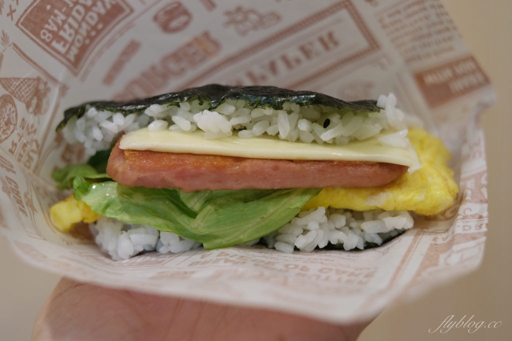 三種海苔飯糰做法｜韓式折疊飯糰、日式免捏飯糰、日本沖繩飯糰三種簡單食譜分享 @飛天璇的口袋