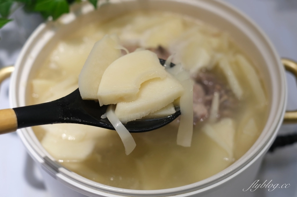 竹筍排骨湯做法｜喝起來不苦的「竹筍湯食譜」，加一匙生米進去就對了 @飛天璇的口袋