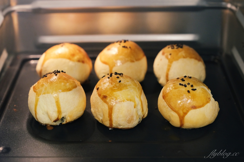 蛋黃酥做法｜中秋節必吃的「蛋黃酥食譜」，氣炸烤箱做第一次就成功 @飛天璇的口袋