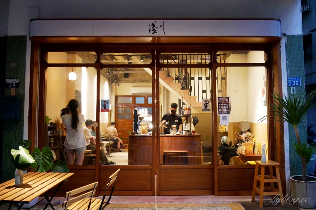 【台中中區】淺川咖啡館，隱身小小舊城區巷弄裡，老宅改建文青風咖啡館 @飛天璇的口袋