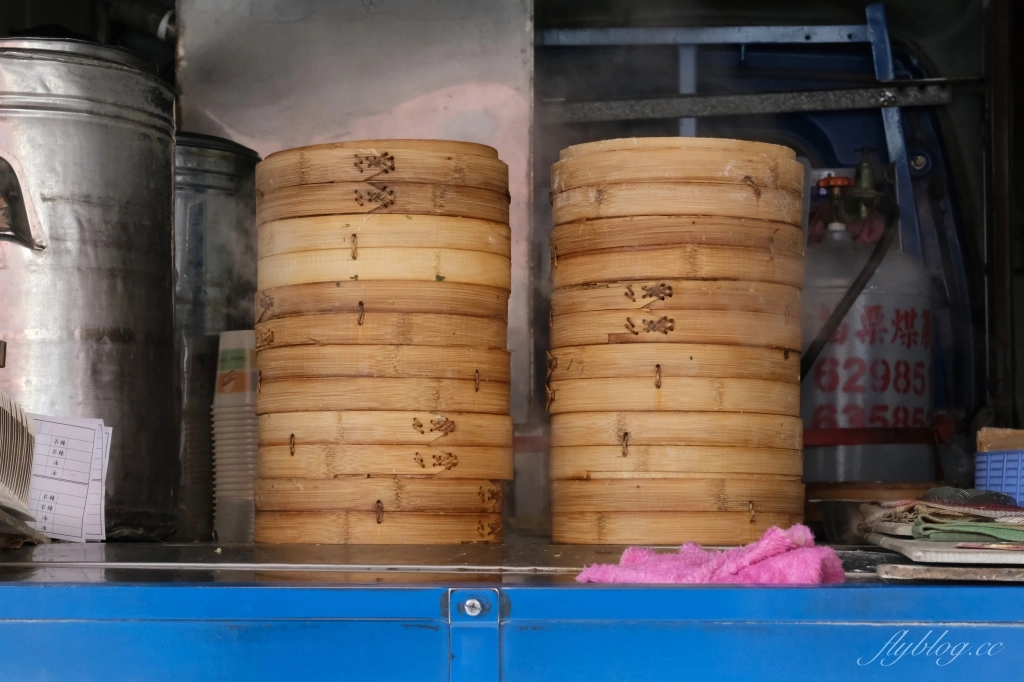 【新竹東區】皇膳湯包~一天只賣4.5小時「皇膳湯包」，新竹現點現做的發財車小籠包 @飛天璇的口袋