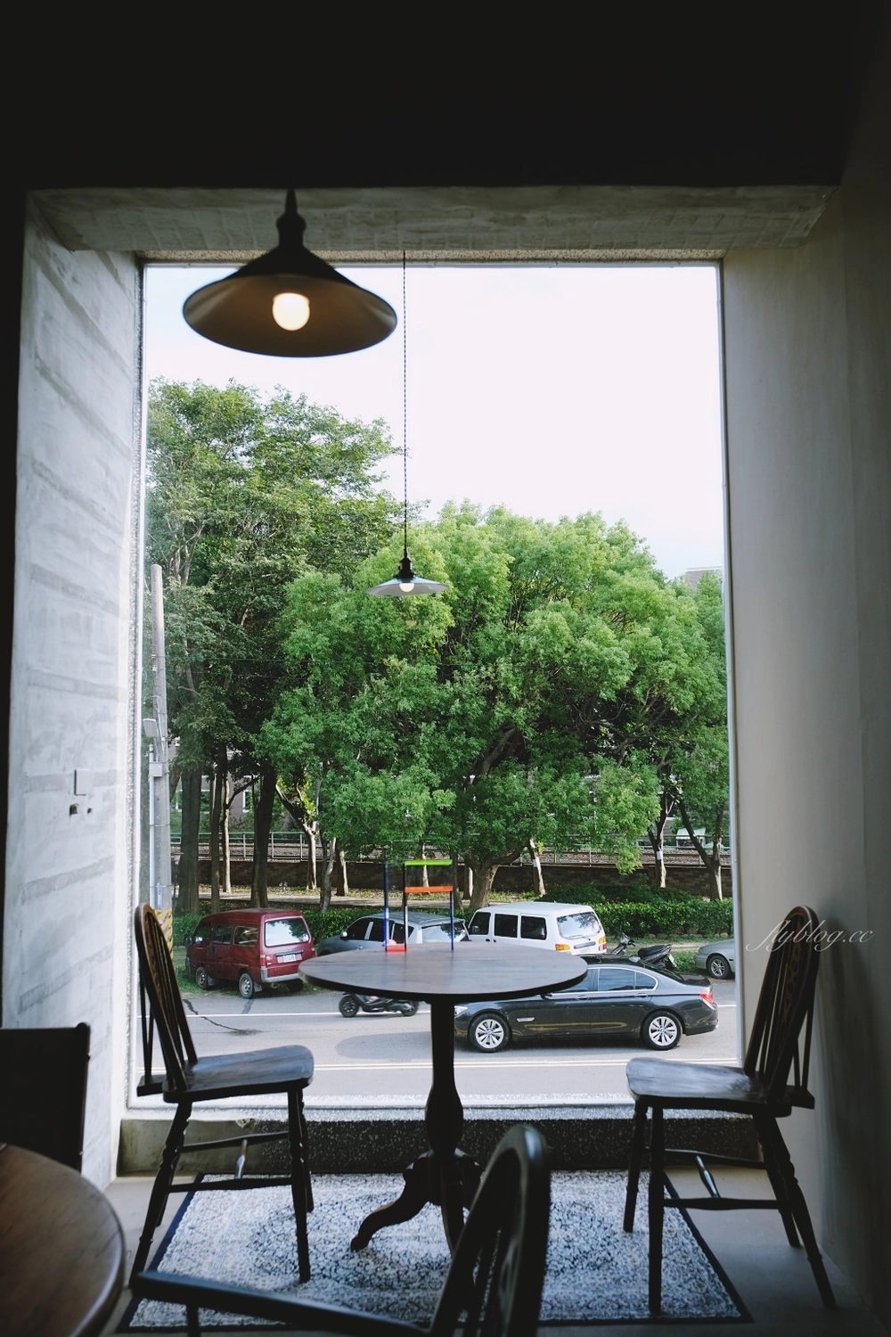 【新竹北區】無恙~充滿美術館氛圍的老宅咖啡館「無恙」，喝咖啡還可以欣賞奈良美智等藝術作品 @飛天璇的口袋