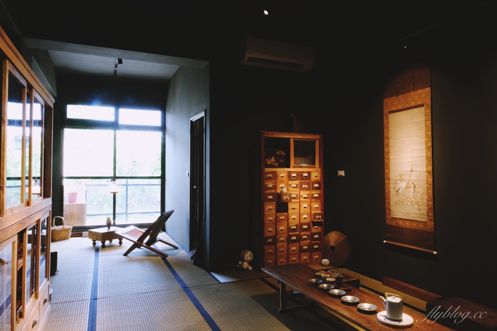 【新竹北區】無恙~充滿美術館氛圍的老宅咖啡館「無恙」，喝咖啡還可以欣賞奈良美智等藝術作品 @飛天璇的口袋