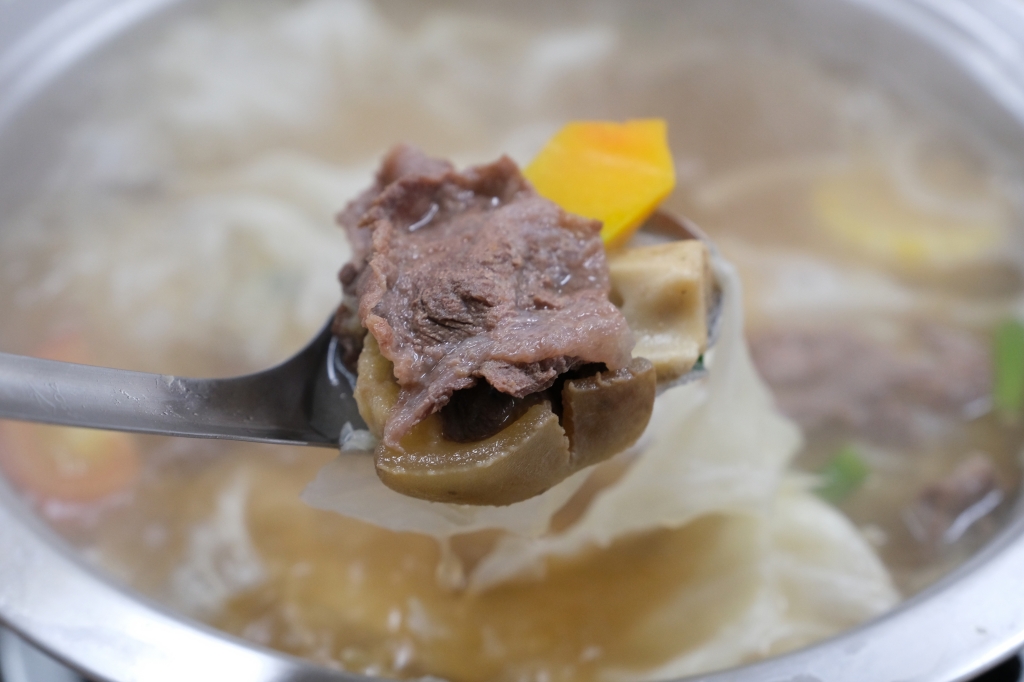 台南仁德｜輝哥牛肉爐．台南超人氣溫體牛肉鍋，食材新鮮價格實在 @飛天璇的口袋