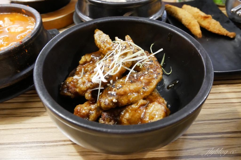 【台中西區】飯饌韓式料理餐廳，韓式料理最經典的豆腐鍋、部隊鍋和海鮮煎餅都吃得到 @飛天璇的口袋