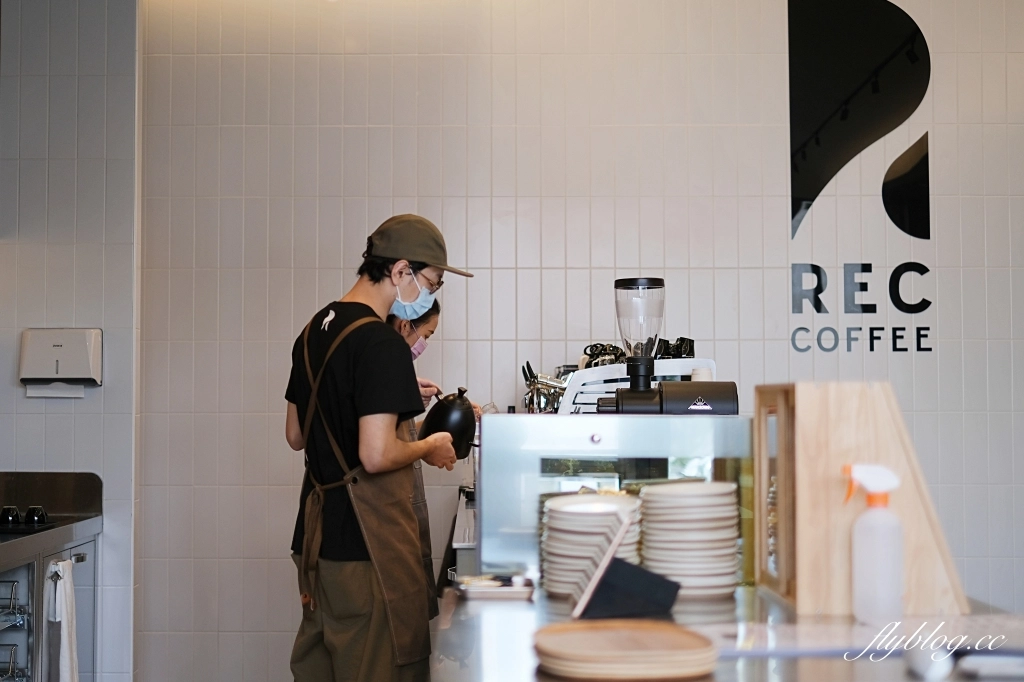 【台中北屯】REC COFFEE Taiwan崇德店，來自日本福岡的REC COFFEE台灣二號店進駐北屯崇德商圈 @飛天璇的口袋