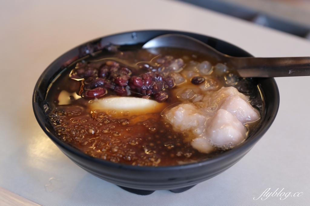 台南中西｜阿川粉圓冰，湯圓控必訪的紅白粉圓冰，滿滿的一碗湯圓好療癒 @飛天璇的口袋