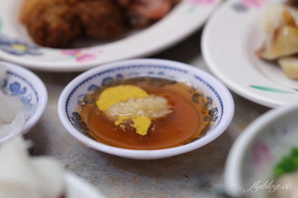 阿財點心｜隱身沙卡里巴市場內的「阿財香腸熟肉」，傳承一甲子的銅板美食 @飛天璇的口袋