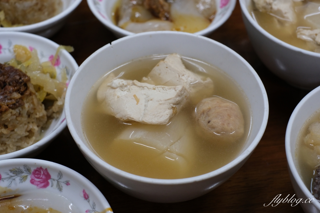 台中東勢｜崎頭肉丸筒仔米糕．東勢傳統小吃，品嚐古早味的陶瓷米糕 @飛天璇的口袋