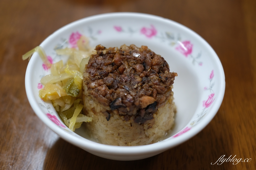 台中東勢｜崎頭肉丸筒仔米糕．東勢傳統小吃，品嚐古早味的陶瓷米糕 @飛天璇的口袋
