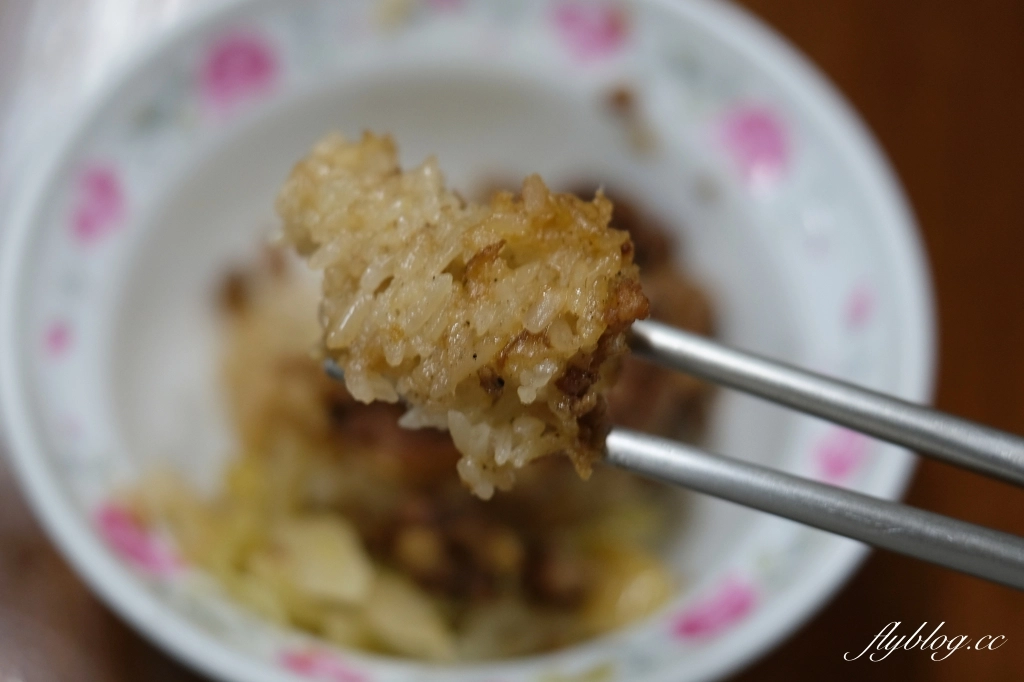 崎頭肉丸筒仔米糕｜東勢傳統小吃崎頭肉丸，品嚐古早味的陶瓷米糕 @飛天璇的口袋