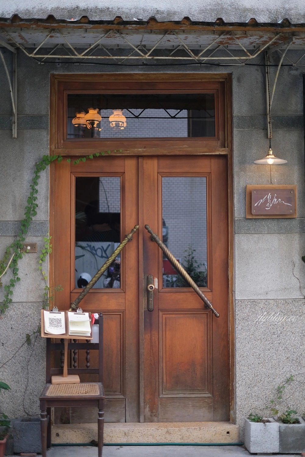 台南中西｜島鹿喫茶．隱身巷弄裡的的老宅咖啡館，充滿日式昭和時代氛圍 @飛天璇的口袋
