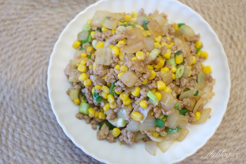 食譜分享｜黃金玉米炒絞肉做法，大人小孩都愛的玉米炒絞肉，10分鐘就可以輕鬆上菜 @飛天璇的口袋