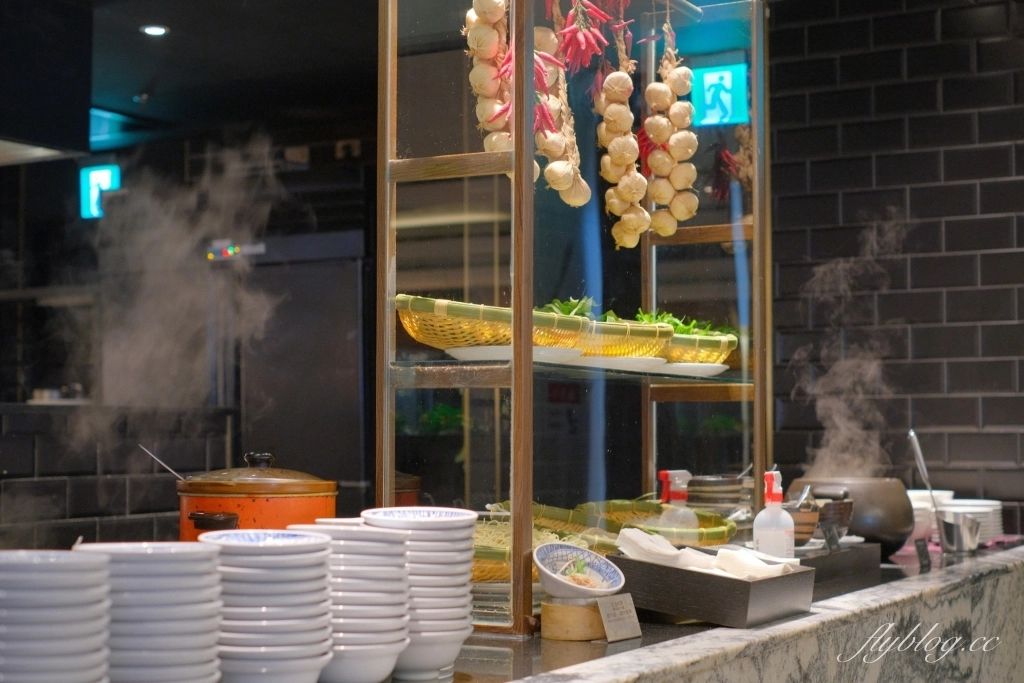 台中西區｜台中漢來海港餐廳，超過100種菜色，台中百匯吃到飽 @飛天璇的口袋