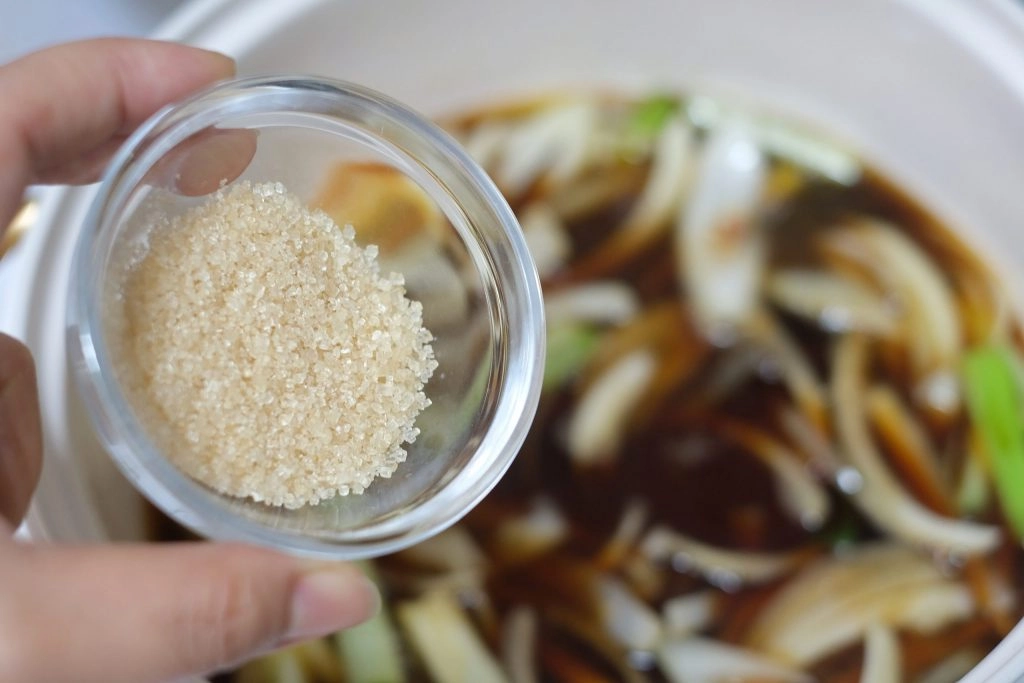 壽喜燒做法｜一鍋到底的壽喜燒食譜，超簡單壽喜燒醬汁比例 @飛天璇的口袋