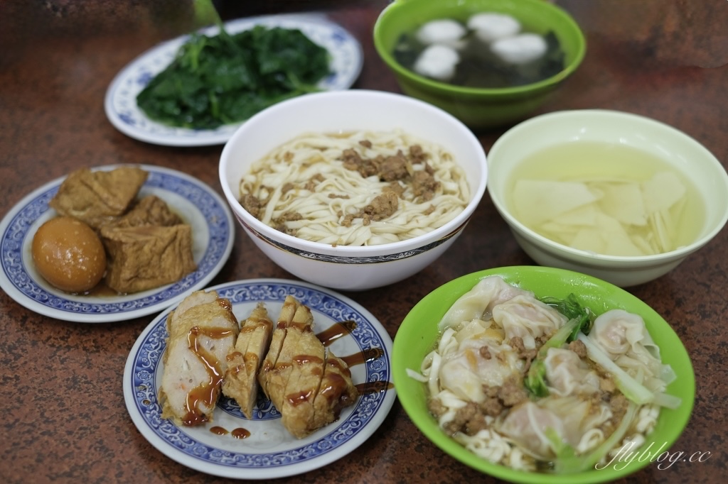 台中北屯｜龍莊烤乳豬庭園美食．大坑山區美食餐廳，臘味煲仔飯、烤乳豬、烤肥鵝、燒肥鵝合菜辦桌料理 @飛天璇的口袋