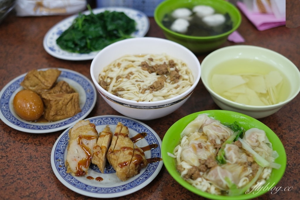 阿隆麵攤｜向上市場超人氣銅板美食，台灣最接地氣的小吃麵攤 @飛天璇的口袋