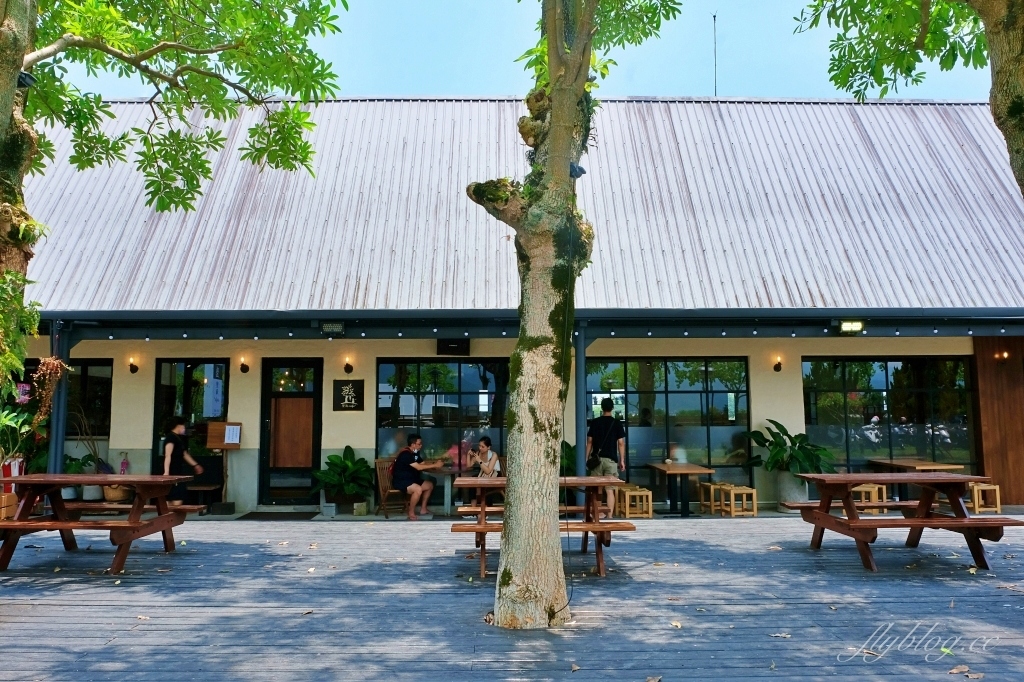 宜蘭礁溪｜里海咖啡，使用現流海鮮和在地食材，礁溪最美的庭園咖啡館 @飛天璇的口袋