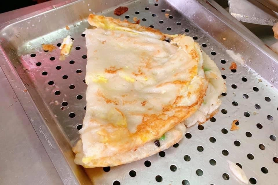 公明早點｜古早味阿嬤ㄟ蛋餅，古早味軟軟的粉漿蛋餅 @飛天璇的口袋