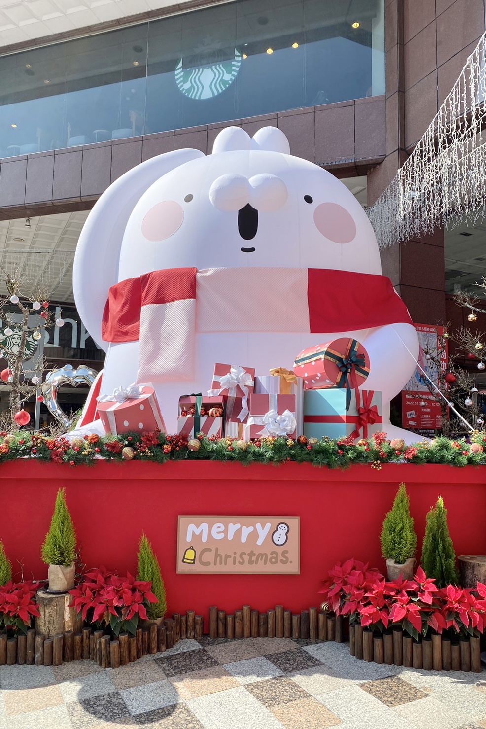 2022中友百貨聖誕節｜全台獨家巨型6米高醜白兔，一起歡慶CHRISTMAS @飛天璇的口袋