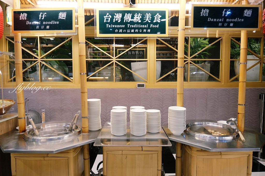 康橋商旅台南赤崁樓館｜超豐盛的早餐和宵夜免費供應，到底是來住飯店還是來吃百匯的 @飛天璇的口袋