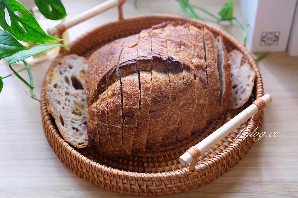 祖祖麵包工作室｜隱身社區裡的麵包工作室，網友推薦台中最道地的酸麵包 @飛天璇的口袋