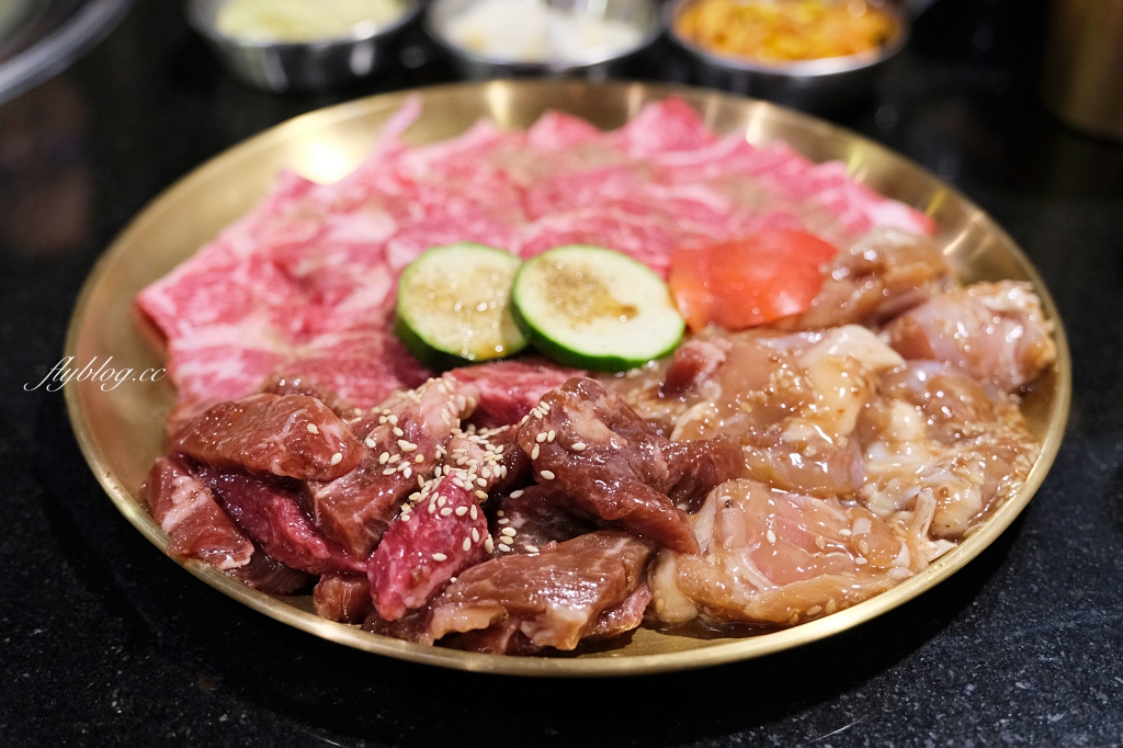 燒肉滋滋 ZiZi｜公益路韓式燒肉新品牌，台中文青風韓國料理推薦 @飛天璇的口袋