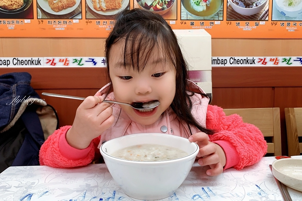 韓國首爾｜紫菜包飯天國 明洞總店 김밥천국 명동본점，首爾明洞人氣飯捲專賣店 @飛天璇的口袋