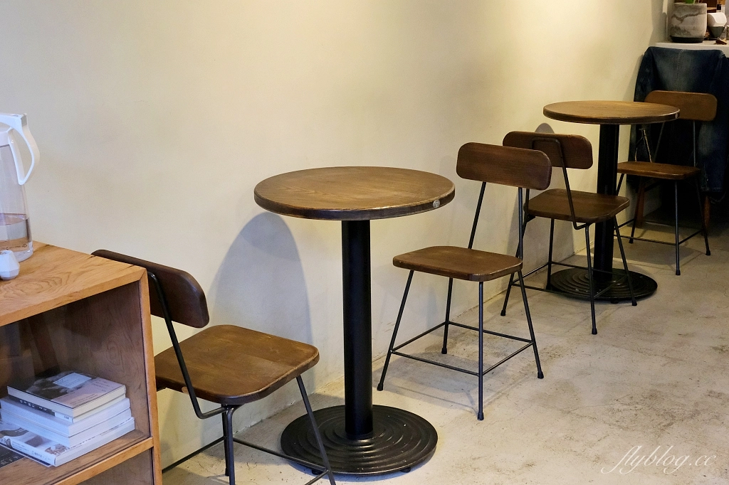 新竹竹北｜abrazamoslavida cafe 歲月靜好咖啡館，享受閒逸的空間，美味的自製甜點和手沖咖啡 @飛天璇的口袋