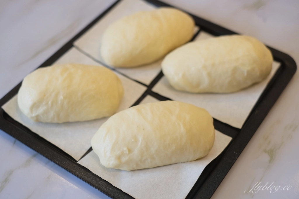 麵包食譜｜肉鬆麵包做法｜大人小孩都喜歡的台式麵包，最經典的鹹麵包這樣做 @飛天璇的口袋