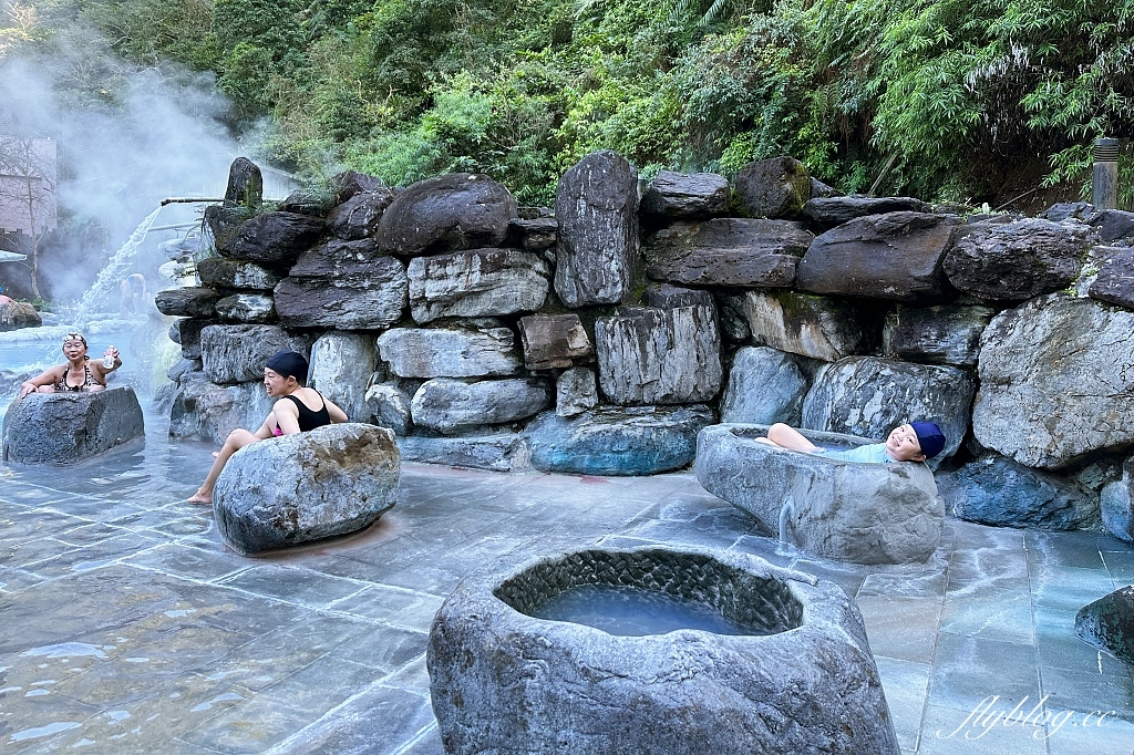 宜蘭大同｜鳩之澤溫泉，群山環繞的夢幻藍湖溫泉，還可以煮溫泉蛋和溫泉玉米 @飛天璇的口袋