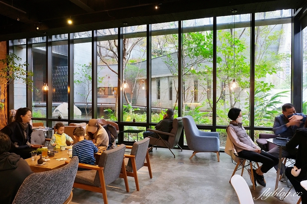 新竹竹北｜半畝院子，竹北森林系咖啡館茶窩窩，坐落在住宅區裡的人文館 @飛天璇的口袋