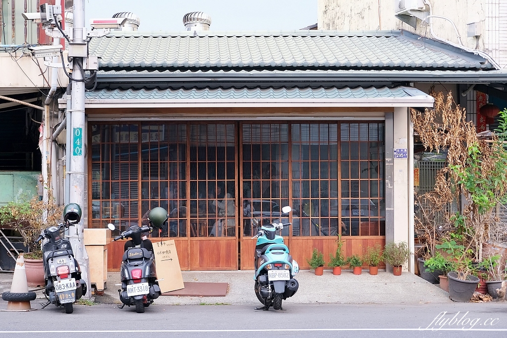 台中東區｜小犬咖啡店，日系老宅風咖啡館，手做吐司和甜點都很有水準 @飛天璇的口袋
