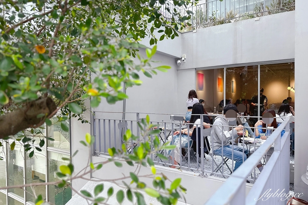 台北信義｜BRUN不然-信義店．台北森林系早午餐，陽台舒適用餐空間 @飛天璇的口袋