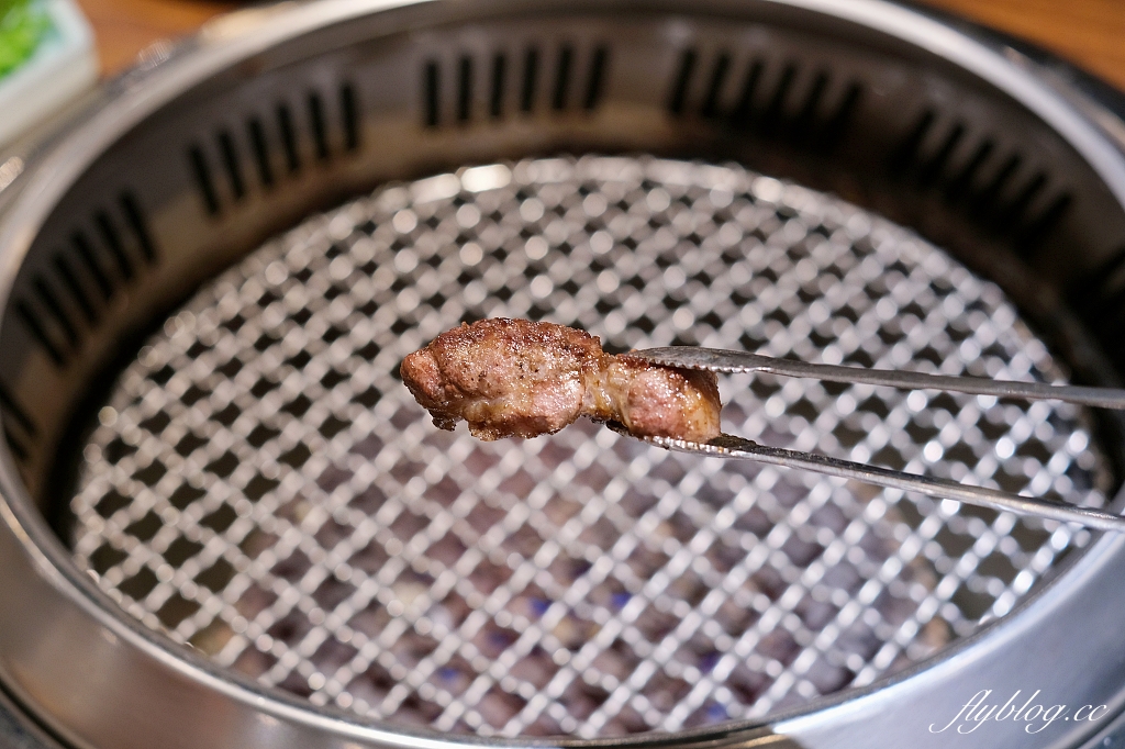 台中東區｜姜滿堂，標榜正宗韓國直火燒肉，生菜小菜自助吧無限續盤(附菜單) @飛天璇的口袋