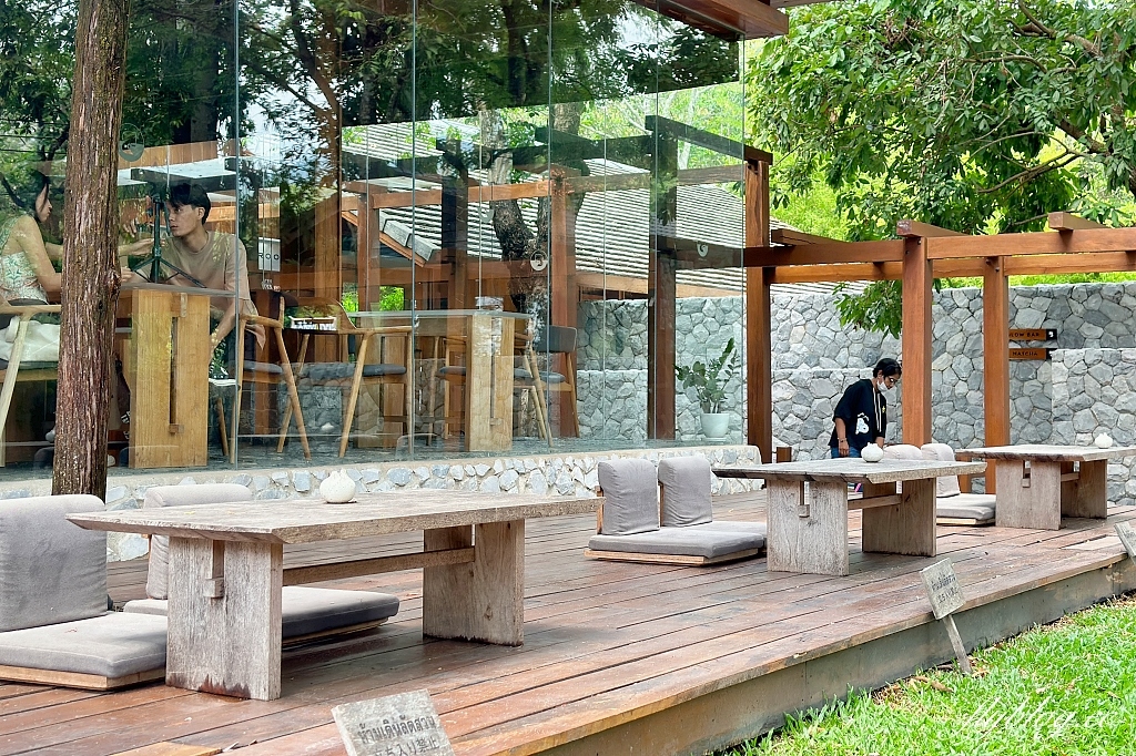 泰國清邁｜The Baristro Asian Style，清邁市郊的玻璃屋咖啡館，充滿日式禪風的建築美學 @飛天璇的口袋