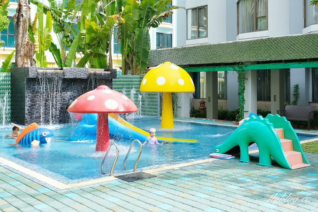 泰國芭達雅｜The Bayview Hotel Pattaya，飯店有三座游泳池，後方就是芭達雅沙灘 @飛天璇的口袋