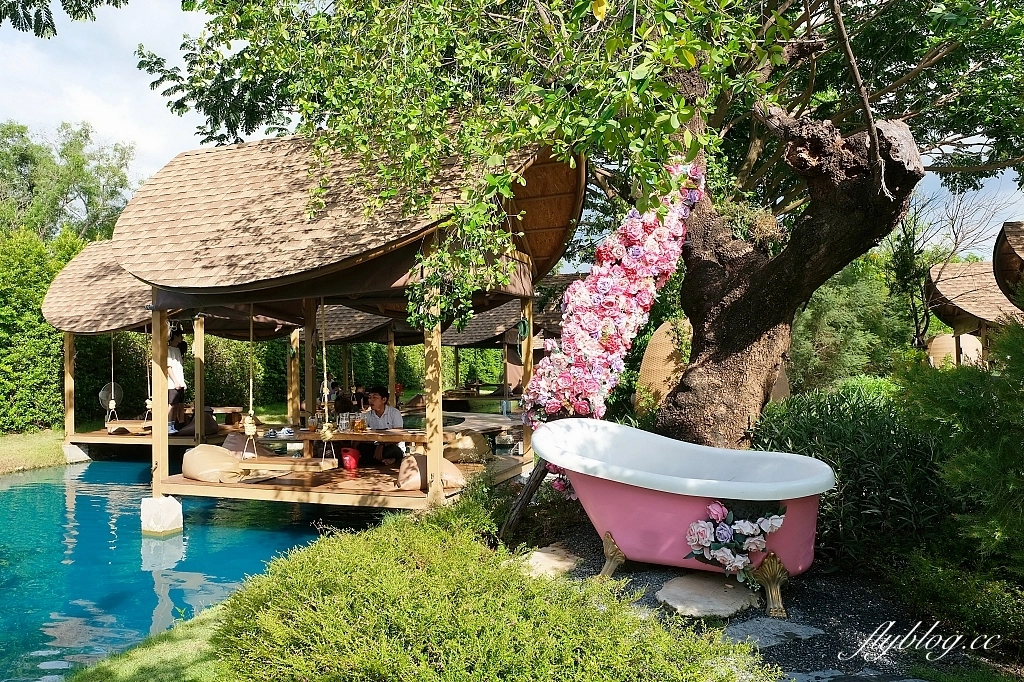 泰國曼谷｜Bubble in the Forest．網紅必拍馬爾地夫風情餐廳，漂浮在水上的小木屋 @飛天璇的口袋