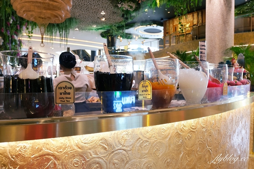 泰國曼谷｜Pang Cha Cafe IconSiam．米其林指南推薦泰式奶茶剉冰，傳說中的泰國剉冰天花板 @飛天璇的口袋