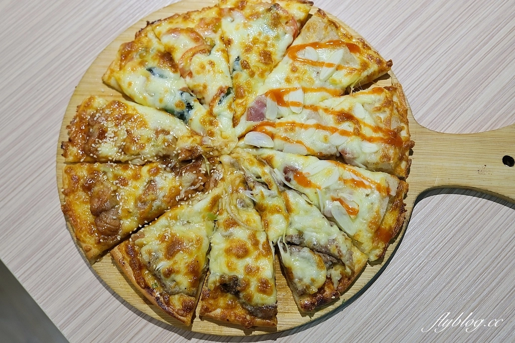 台中東區｜喬e歐爸爸手工披薩吃到飽．369元起披薩吃到飽，義大利麵和炸雞也很好吃 @飛天璇的口袋