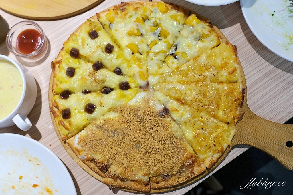 台中東區｜喬e歐爸爸手工披薩吃到飽．369元起披薩吃到飽，義大利麵和炸雞也很好吃 @飛天璇的口袋